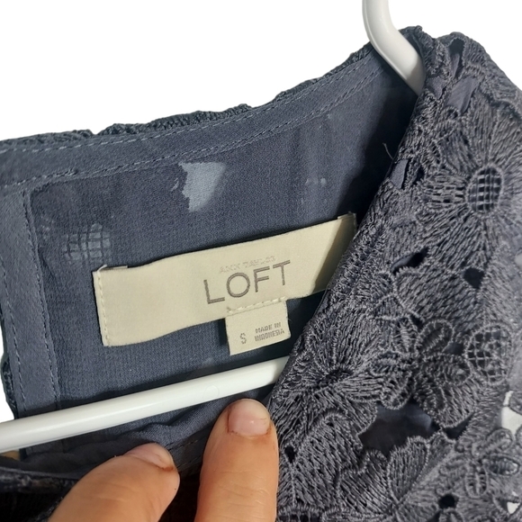 LOFT WOMENS FLORAL TOP SIZE SMALL - Picture 3 of 6